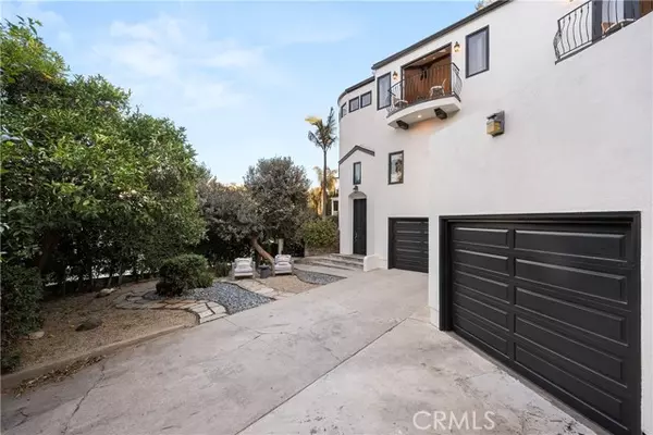 3150 Cadet Court, Los Angeles, CA 90068