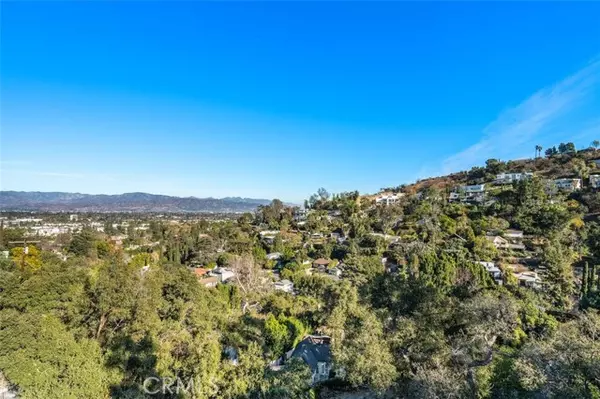 4030 Sumac Drive, Sherman Oaks, CA 91403