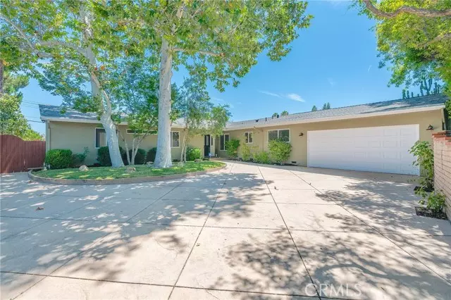 23925 Crosson Drive, Woodland Hills, CA 91367