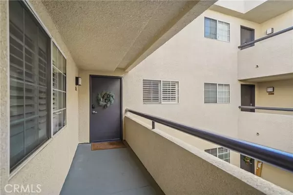 Woodland Hills, CA 91367,5510 Owensmouth Avenue #206