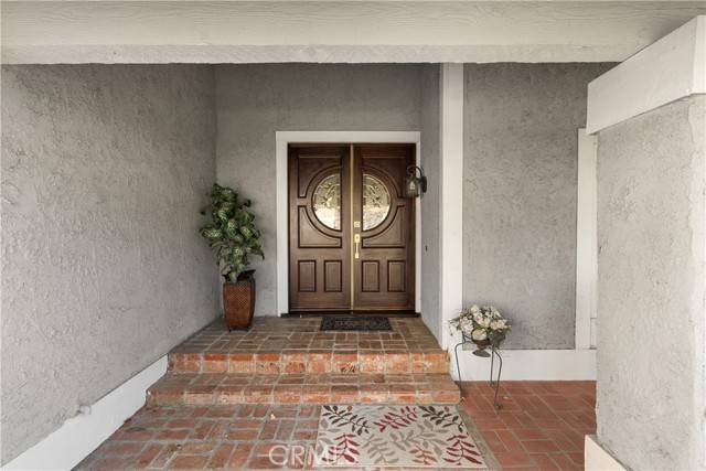 Saugus, CA 91350,20566 Alaminos Drive
