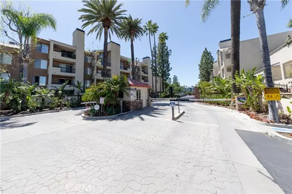 21550 Burbank Boulevard #317, Woodland Hills, CA 91367