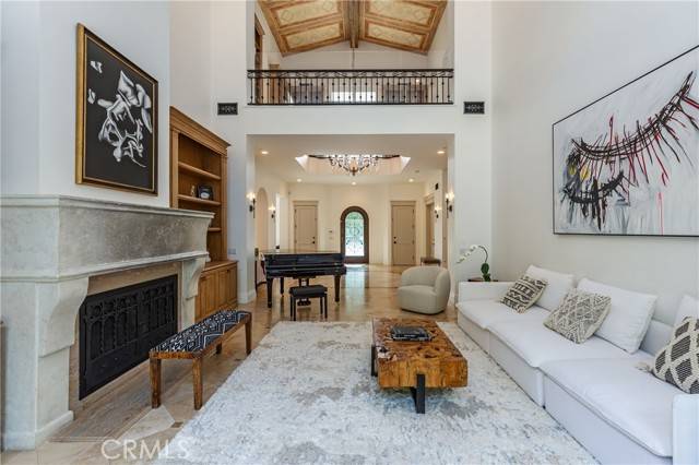 Beverly Hills, CA 90210,12094 Summit Circle