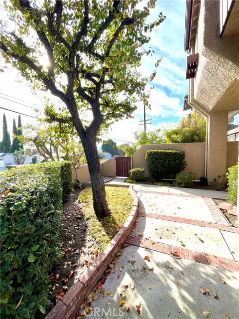 Simi Valley, CA 93065,2412 Chandler Avenue #1