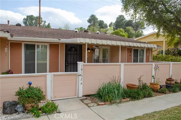 19152 Avenue Of The Oaks #A, Newhall, CA 91321