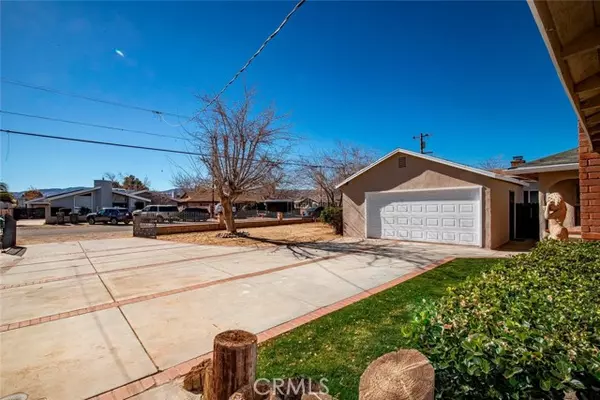 4329 W Avenue L2, Lancaster, CA 93536