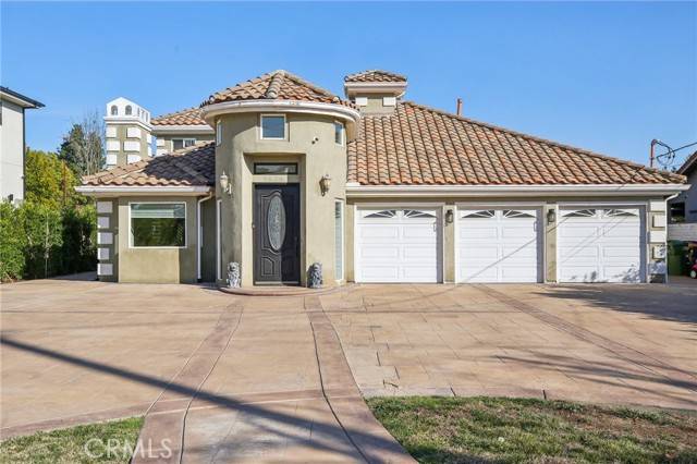 Sherwood Forest, CA 91325,8820 Encino Avenue