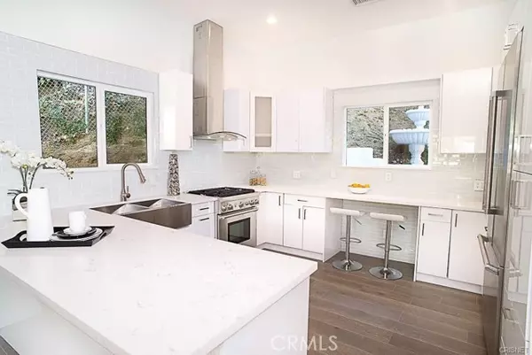 3841 Ridgemoor Drive, Studio City, CA 91604