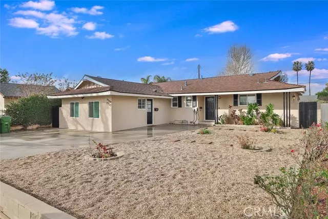 7739 Glade Avenue, Canoga Park, CA 91304