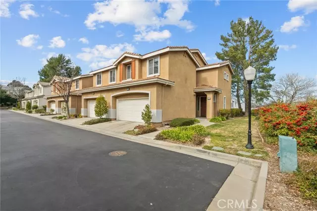 22609 Crown Point Court, Saugus, CA 91350