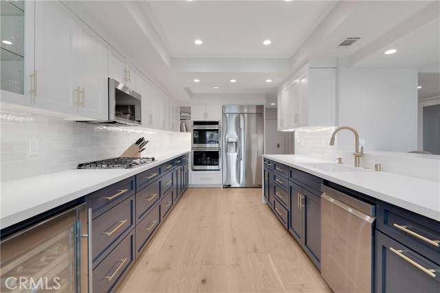 Westlake Village, CA 91361,2406 Windward Circle