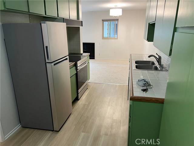 Los Angeles, CA 90039,2929 Waverly Drive #213