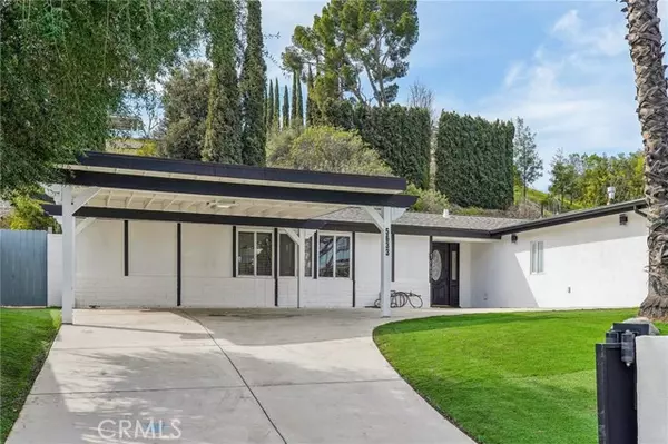 5633 Rawlings Avenue, Woodland Hills, CA 91367