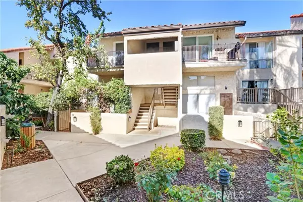 23401 Park Sorrento #32, Calabasas, CA 91302