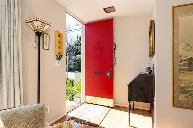 Burbank, CA 91505,4456 W Kling Street #9