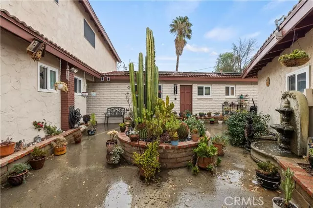 28110 La Veda Avenue, Canyon Country, CA 91387