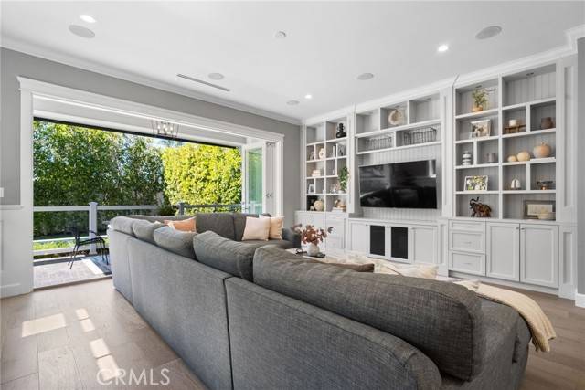 Encino, CA 91316,4869 Alonzo Avenue