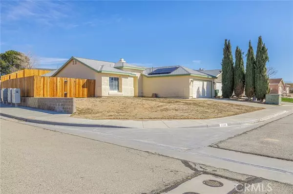 1133 Oakwood Lane, Rosamond, CA 93560