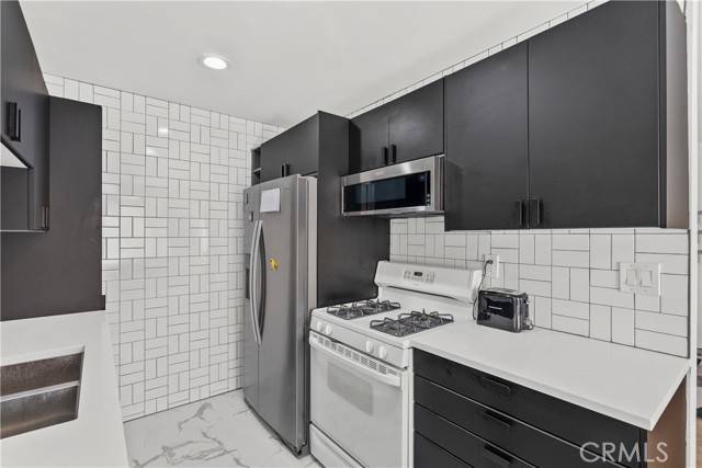 Chatsworth, CA 91311,9920 Jordan Ave #11