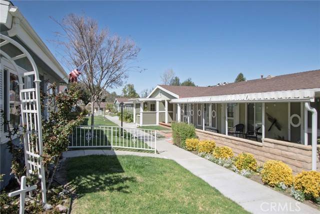Newhall, CA 91321,19235 Avenue Of The Oaks #B