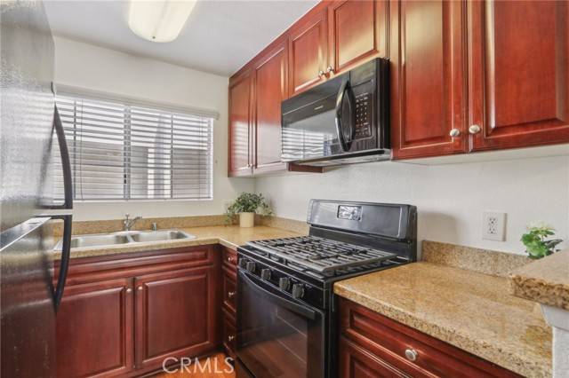 Woodland Hills, CA 91367,5525 Canoga Avenue #318