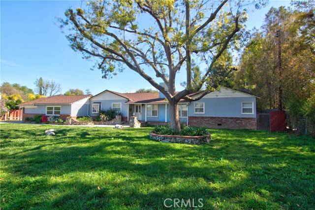 Woodland Hills, CA 91367,22722 Calvert Street