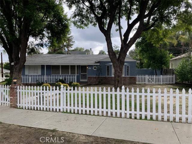 5250 Alhama Drive, Woodland Hills, CA 91364