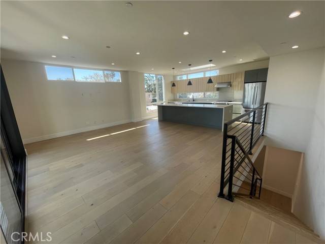 Los Angeles, CA 90038,838 N Mccadden Place