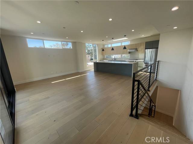 Los Angeles, CA 90038,838 N Mccadden Place