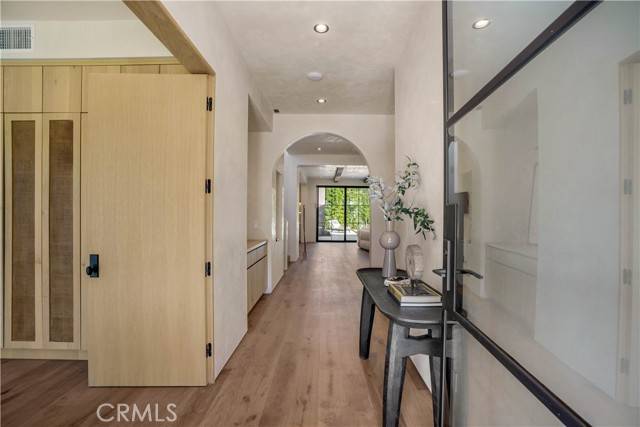 Studio City, CA 91604,4214 Bellaire Avenue
