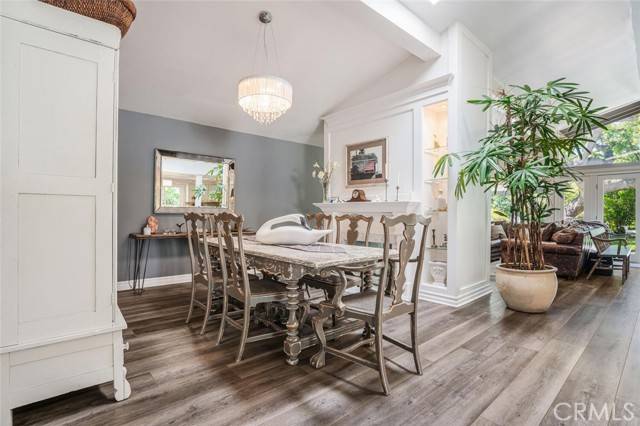 Calabasas, CA 91302,4359 Park Corona