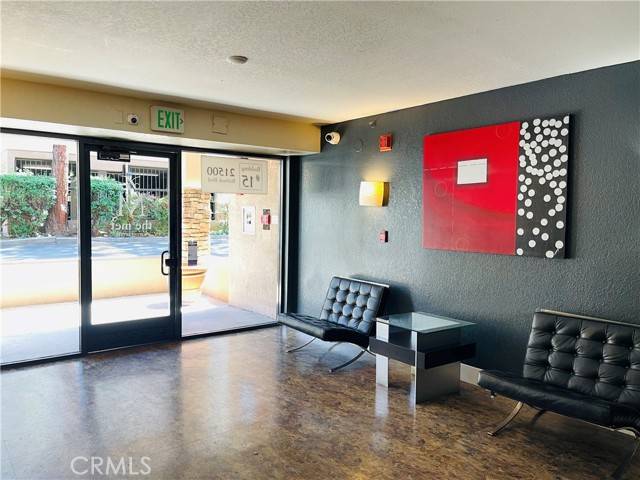 21500 Burbank Boulevard #201, Woodland Hills, CA 91367