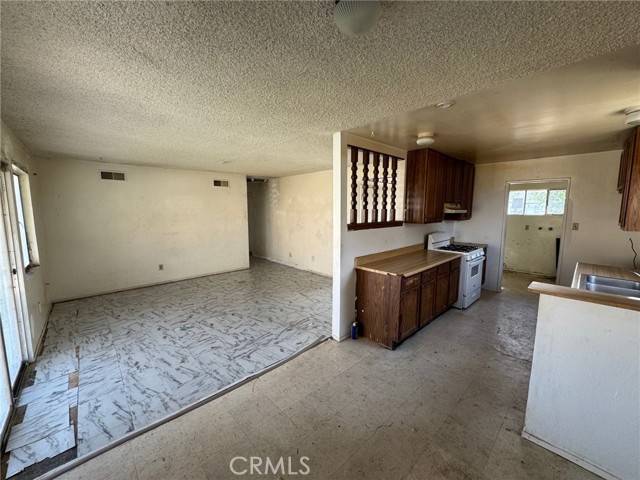 Lancaster, CA 93535,45523 Andale Avenue