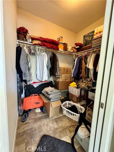 Northridge, CA 91324,27 Essex