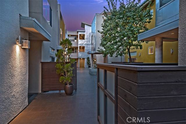 Studio City, CA 91604,11815 Laurelwood Drive #1