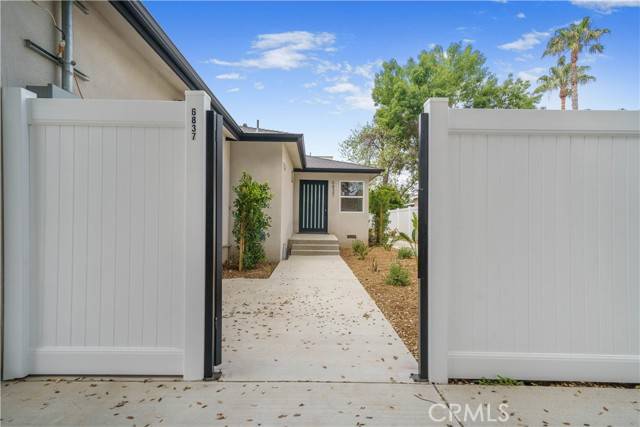 Reseda, CA 91335,6837 Yolanda Avenue