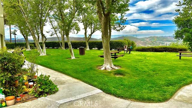 21308 Eucalyptus Way #202, Newhall, CA 91321