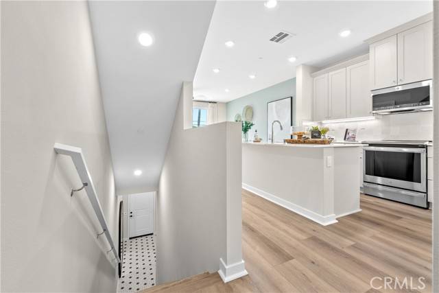North Hills, CA 91343,9421 N Sepulveda Blvd. #4