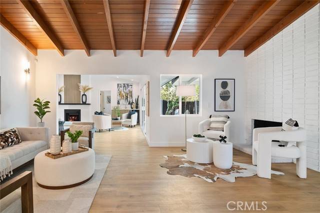 Woodland Hills, CA 91364,4701 Deseret Drive