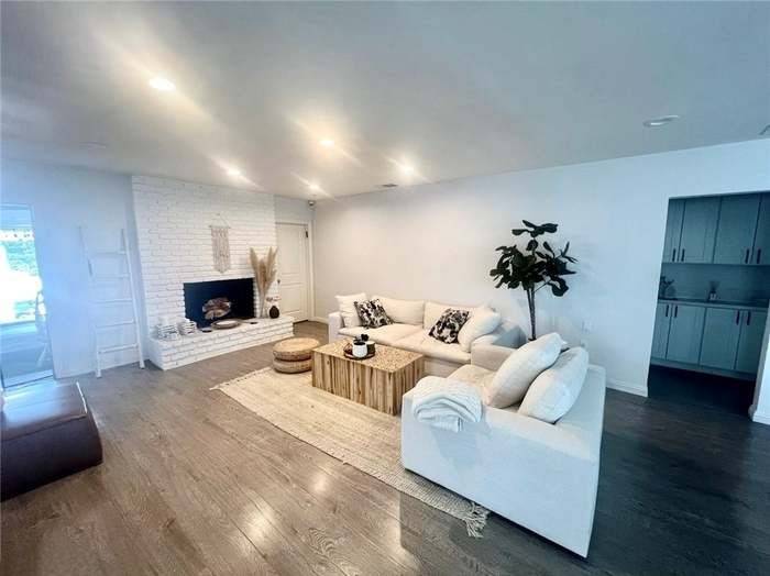 Lake Balboa, CA 91406,17557 Lemay Place