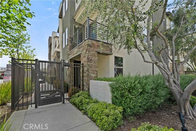 Northridge, CA 91324,19533 Cardigan Drive