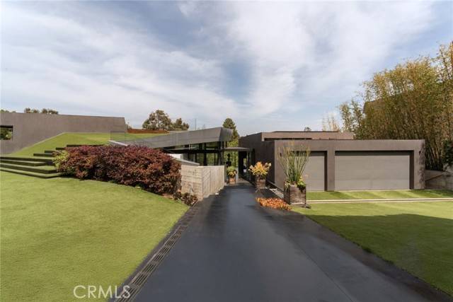 314 N Barrington Avenue, Los Angeles, CA 90049