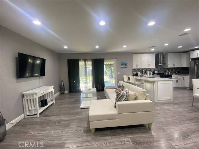 18935 Hart Street, Reseda, CA 91335