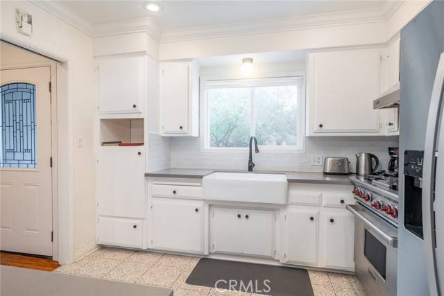 Sunland, CA 91040,10327 Langmuir Avenue