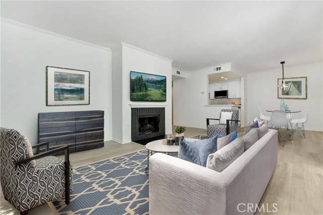 North Hollywood, CA 91602,10861 Moorpark Street #203