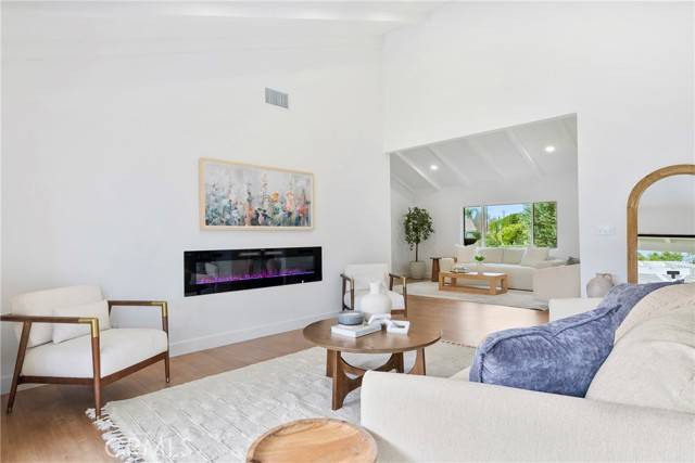 Sherwood Forest, CA 91325,8852 Newcastle Avenue
