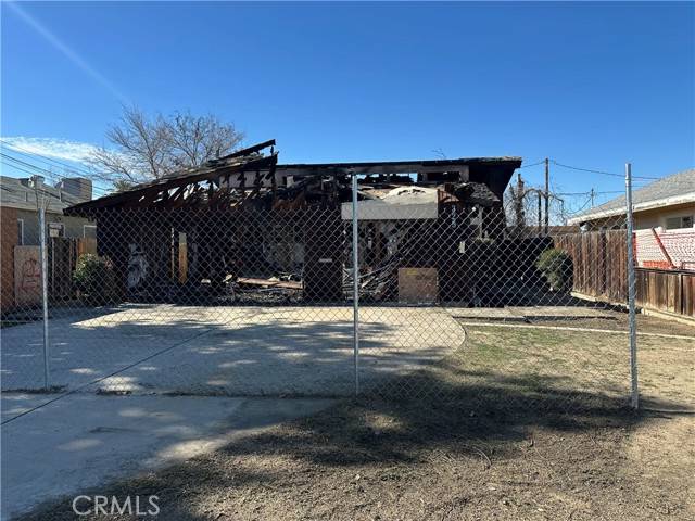 325 Holtby Road, Bakersfield, CA 93304