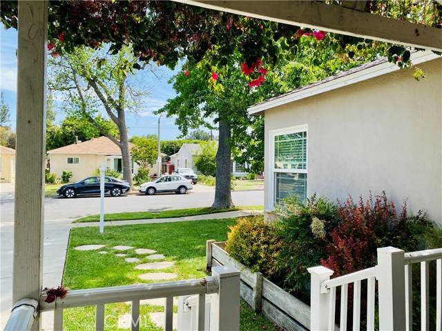 Lake Balboa, CA 91406,17557 Gilmore Street