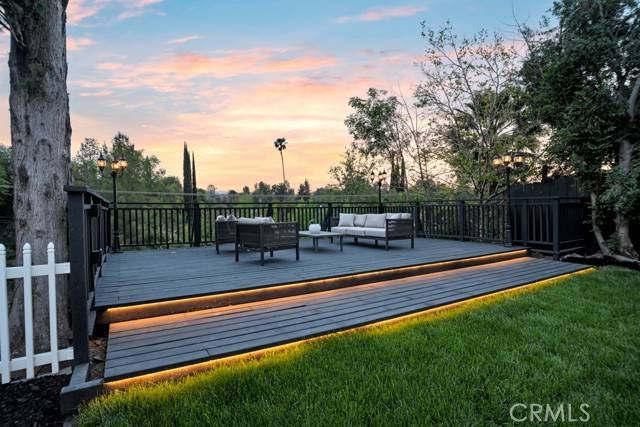 24100 Philiprimm Street, Woodland Hills, CA 91367