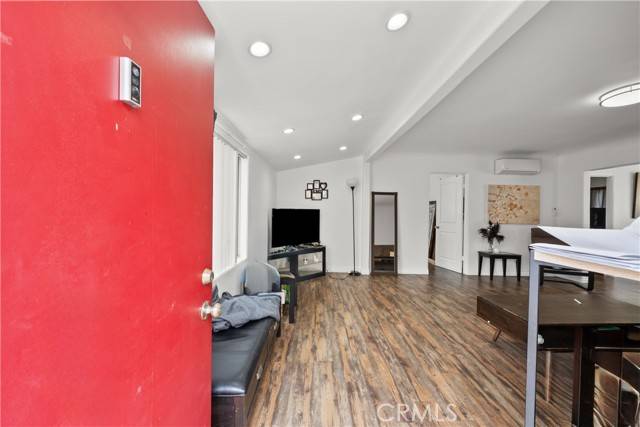 Newhall, CA 91321,24812 Walnut Street